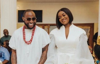 Davido tells curious fan, “You’ll understand when you marry” Davido tells curious fan, “You’ll understand when you marry”